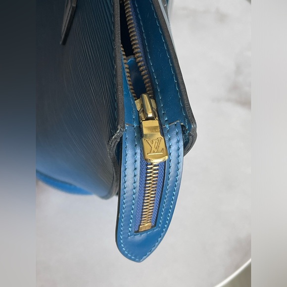Louis Vuitton St. Jacques GM (BLUE) - Picture 3 of 16